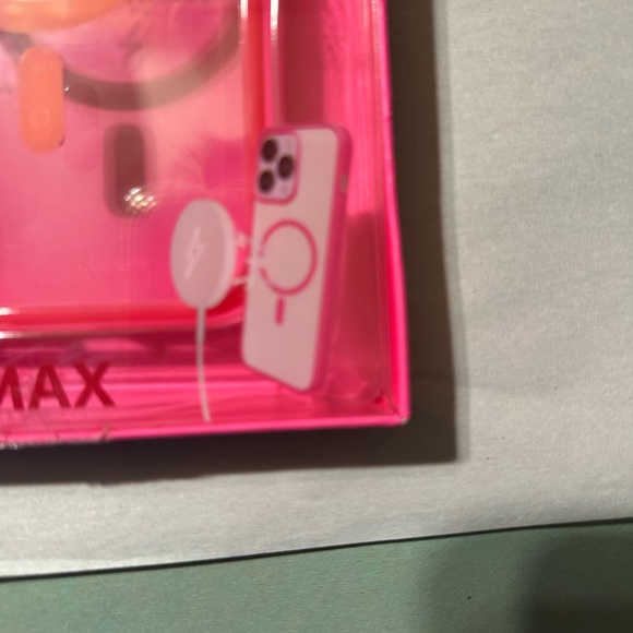 Popsy Pink Cell Phone Accessory Set - Picture 5 of 6